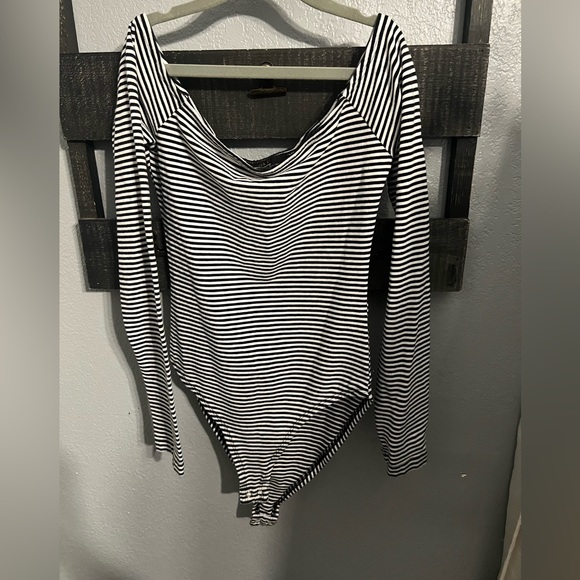 Forever 21 Off the Shoulder Bodysuit - Picture 1 of 4